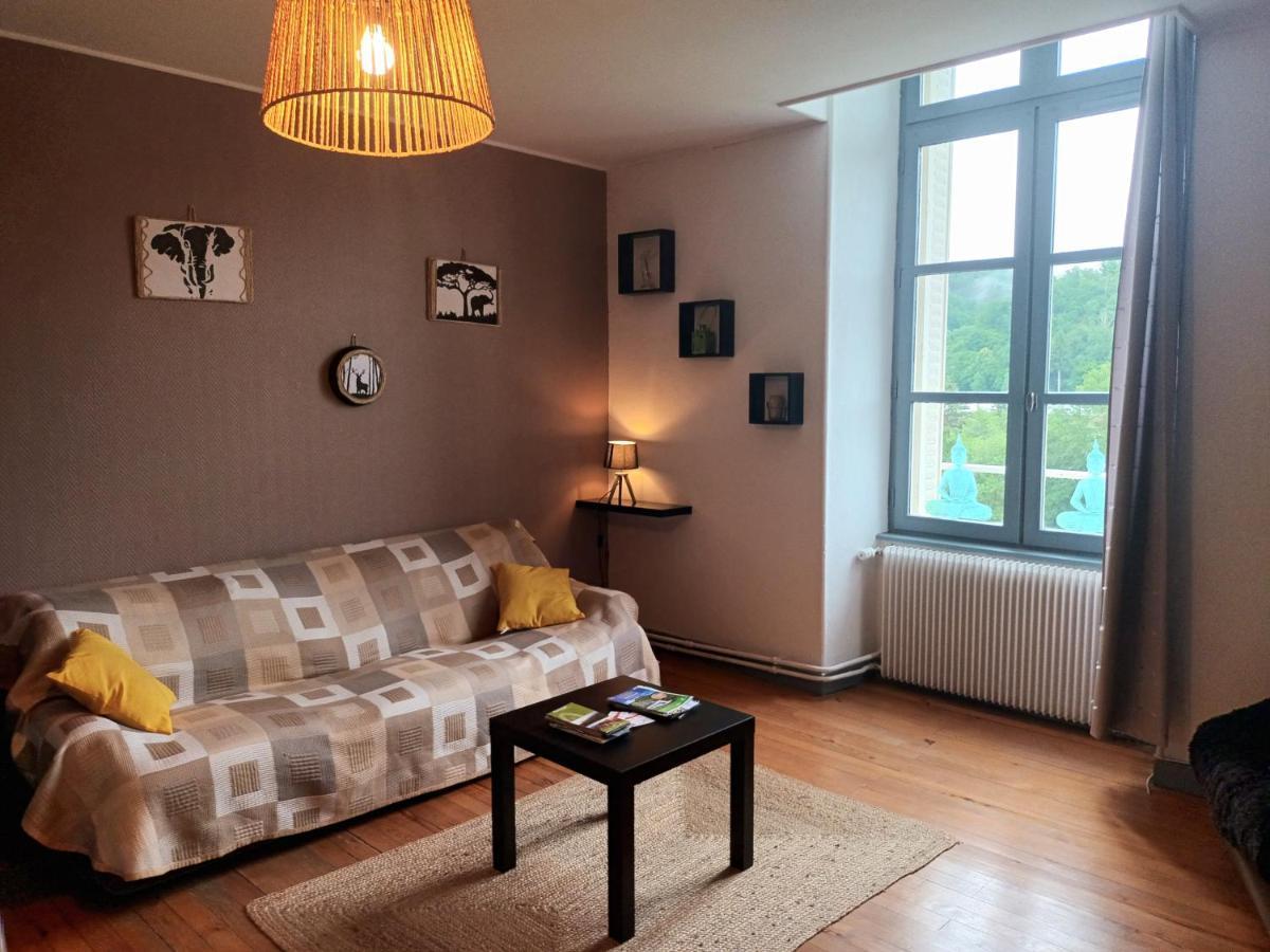 Appartement Chaleureux De 82M2 Proche De Vulcania Pontaumur Ngoại thất bức ảnh