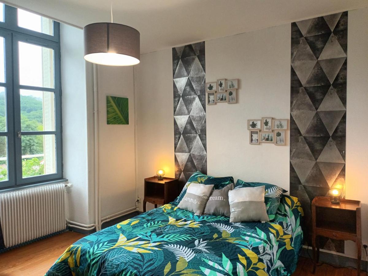 Appartement Chaleureux De 82M2 Proche De Vulcania Pontaumur Ngoại thất bức ảnh