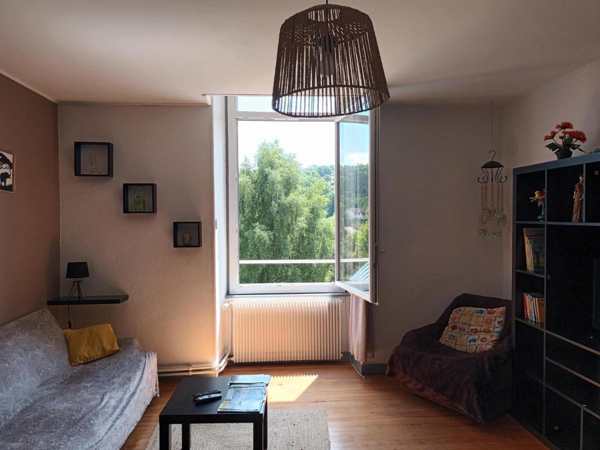 Appartement Chaleureux De 82M2 Proche De Vulcania Pontaumur Ngoại thất bức ảnh