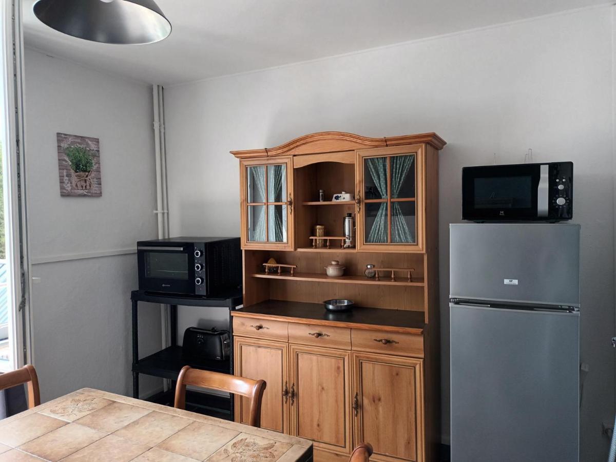 Appartement Chaleureux De 82M2 Proche De Vulcania Pontaumur Ngoại thất bức ảnh